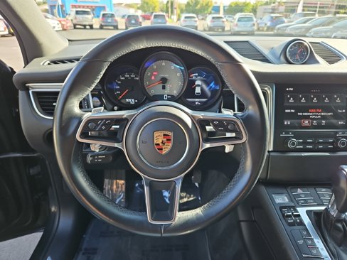 Used 2018 Porsche Macan S image 33