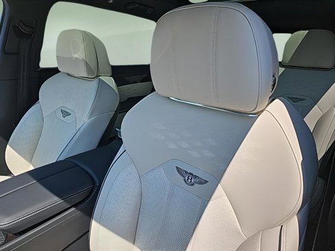 New 2024 Bentley Bentayga Extended Wheelbase image 19