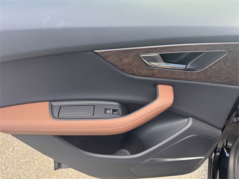 Certified 2025 Audi Q8 Premium Plus image 39
