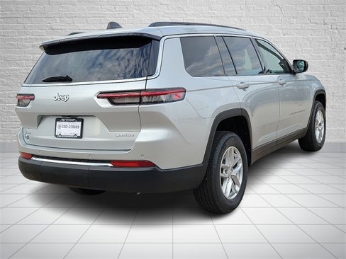 New 2025 Jeep Grand Cherokee L Laredo image 4