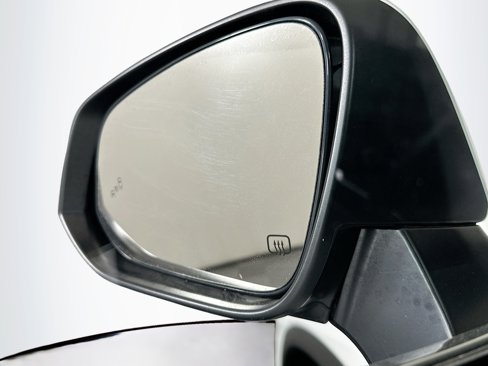 Used 2024 Toyota Highlander LE image 16