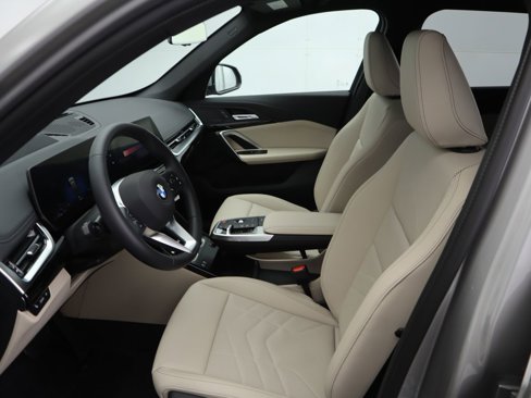 Used 2025 BMW X1 xDrive28i w/ Technology Package image 21