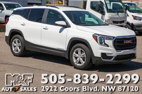 Used 2023 GMC Terrain SLE w/ Driver Convenience Package image 1