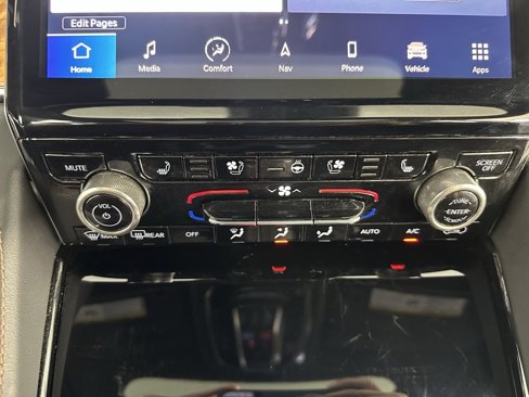 Used 2024 Jeep Grand Cherokee Summit image 9