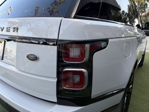 Used 2020 Land Rover Range Rover HSE image 12
