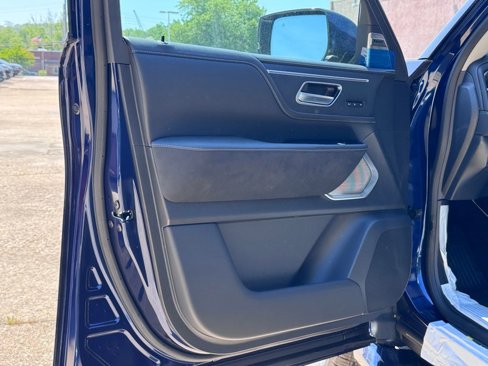 New 2025 INFINITI QX80 Sensory image 26