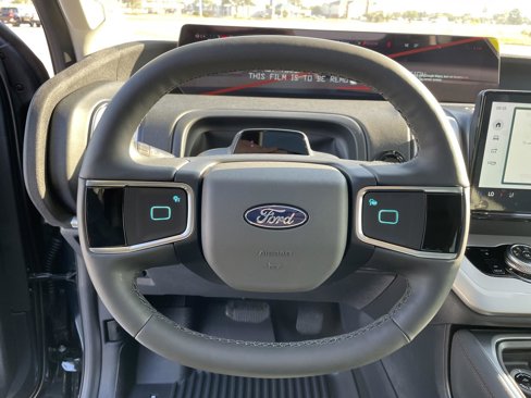 New 2025 Ford Expedition Active image 13