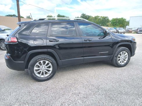 Used 2021 Jeep Cherokee Latitude w/ Mopar Interior Package image 7
