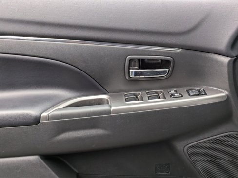 Used 2024 Mitsubishi Outlander Sport SE image 11