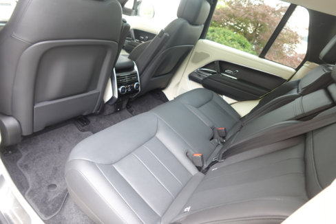 Used 2023 Land Rover Range Rover SE image 11