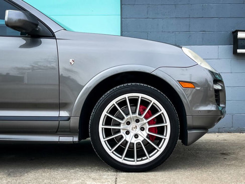 Used 2010 Porsche Cayenne GTS image 11
