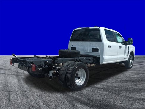 New 2026 Ford F350 4x4 Crew Cab DRW Super Duty image 4