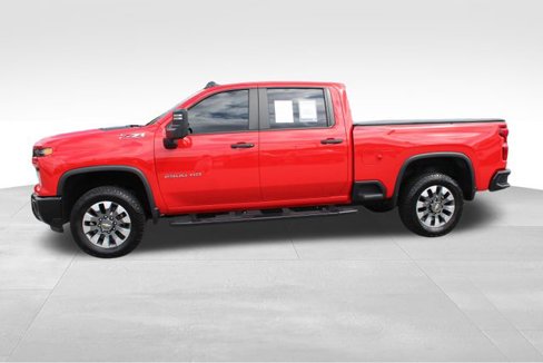 Used 2024 Chevrolet Silverado 2500 Custom w/ Custom Value Package image 4