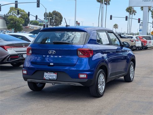 Used 2025 Hyundai Venue SE image 4