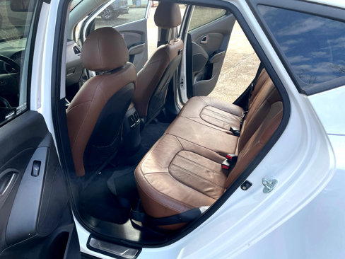 Used 2015 Hyundai Tucson Limited image 14