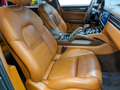 Used 2020 Porsche Cayenne S image 25