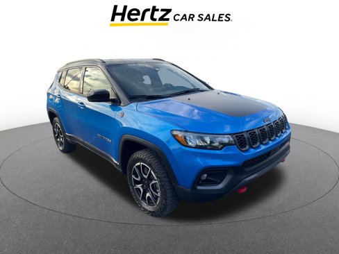 Used 2025 Jeep Compass Trailhawk image 1