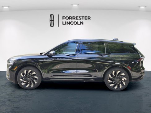 New 2025 Lincoln Nautilus Reserve w/ Jet Appearance Package image 6