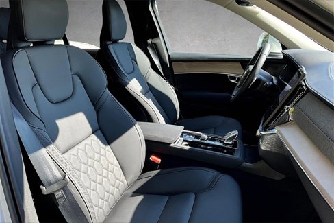 Certified 2025 Volvo XC90 B6 Plus w/ Protection Package Premier image 23