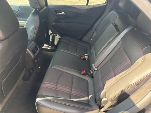 Used 2022 Chevrolet Equinox RS w/ Infotainment Package image 15