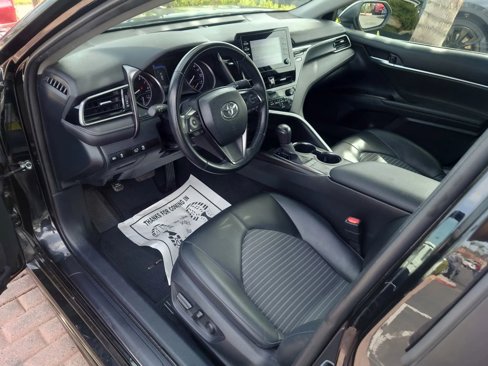 Used 2024 Toyota Camry SE image 16
