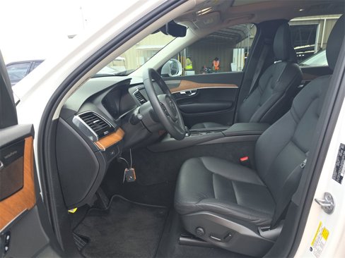 Used 2024 Volvo XC90 B5 Plus image 14