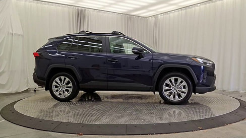 Used 2025 Toyota RAV4 XLE Premium image 6
