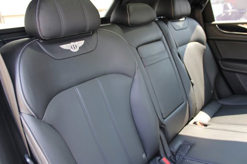 Used 2018 Bentley Bentayga image 37