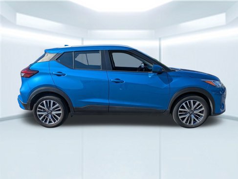 Used 2024 Nissan Kicks SV image 7