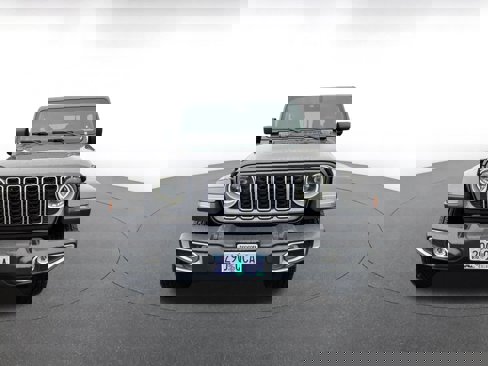 Used 2025 Jeep Wrangler Sahara image 2