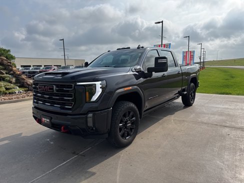 Used 2024 GMC Sierra 2500 AT4 w/ AT4 Premium Plus Package image 2