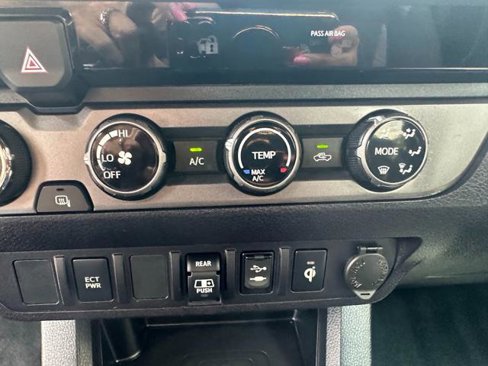 Used 2018 Toyota Tacoma SR5 image 20