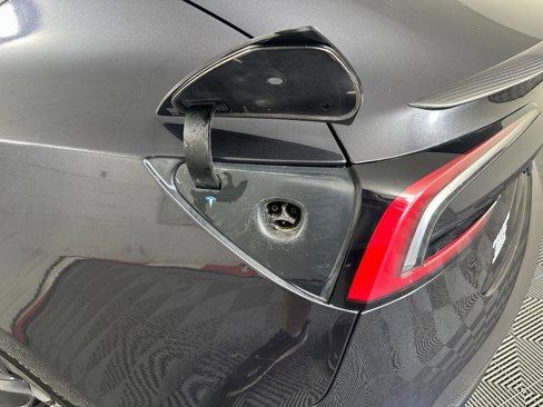 Used 2024 Tesla Model 3 Performance image 8