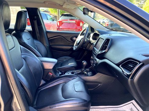 Used 2023 Jeep Cherokee Altitude Lux image 12