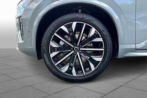 New 2026 Volvo XC90 B6 Plus w/ Protection Package Premier image 16