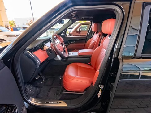 Used 2025 Land Rover Range Rover SV image 33