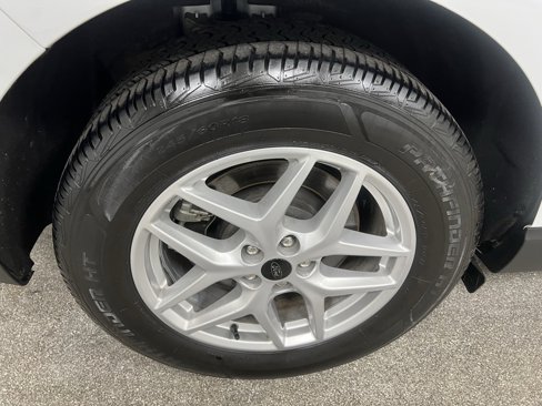 Used 2024 Ford Edge SEL image 20