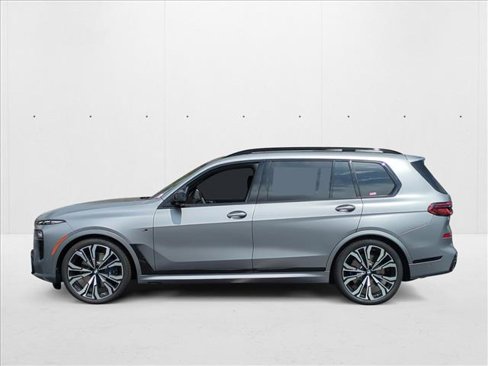 New 2026 BMW X7 M60i image 2