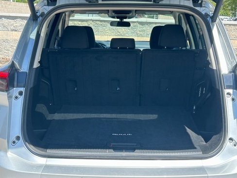 Used 2025 Nissan Rogue SV image 31