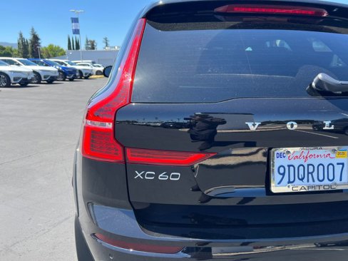 Used 2023 Volvo XC60 T8 Polestar image 10