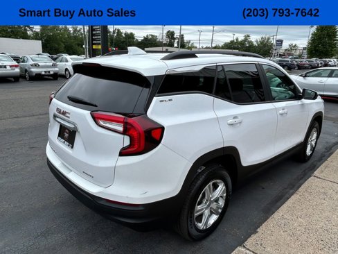 Used 2022 GMC Terrain SLE w/ Driver Convenience Package image 7