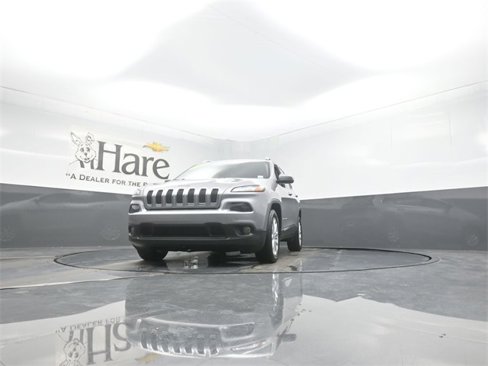 Used 2018 Jeep Cherokee Latitude Plus image 56