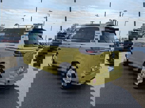 New 2025 Volkswagen ID. Buzz 1st Edition image 5