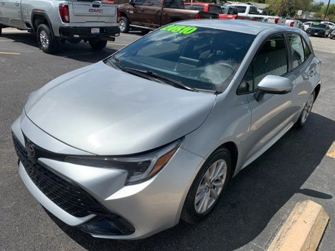 Used 2023 Toyota Corolla SE image 3