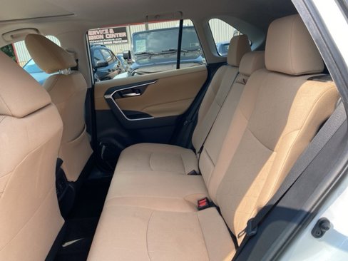 Used 2019 Toyota RAV4 XLE image 19