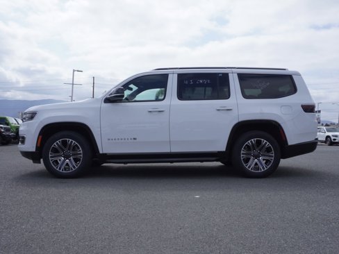 Used 2024 Jeep Wagoneer Series II w/ Flexible Seating Group image 8