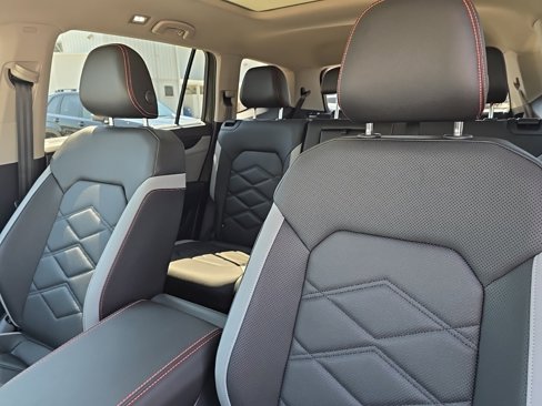 New 2025 Volkswagen Atlas Peak Edition SE image 22