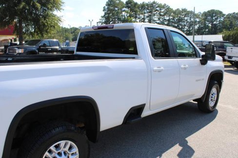 Used 2022 Chevrolet Silverado 2500 LT w/ Convenience Package image 11
