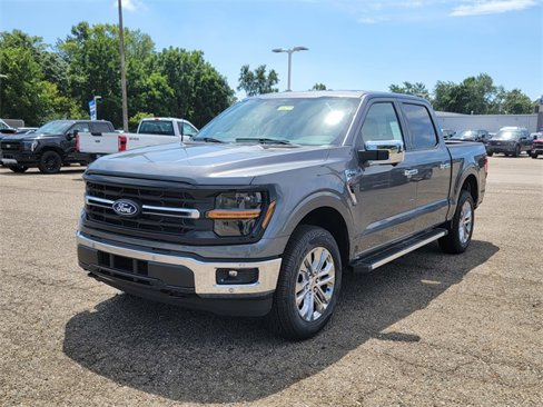 New 2025 Ford F150 XLT w/ Equipment Group 302A MID image 9