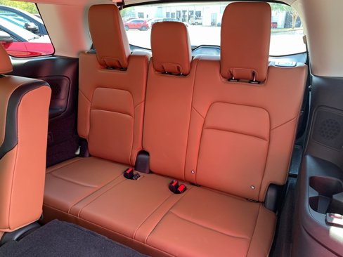 Used 2024 Nissan Pathfinder Platinum w/ Cargo Package image 24